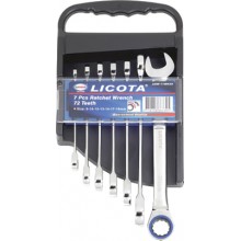 Набор ключей трещоточных комбинированных 72 зуба 8-19 мм, 7 предметов на пластиковом держателе LICOTA (ARW-11MK06)